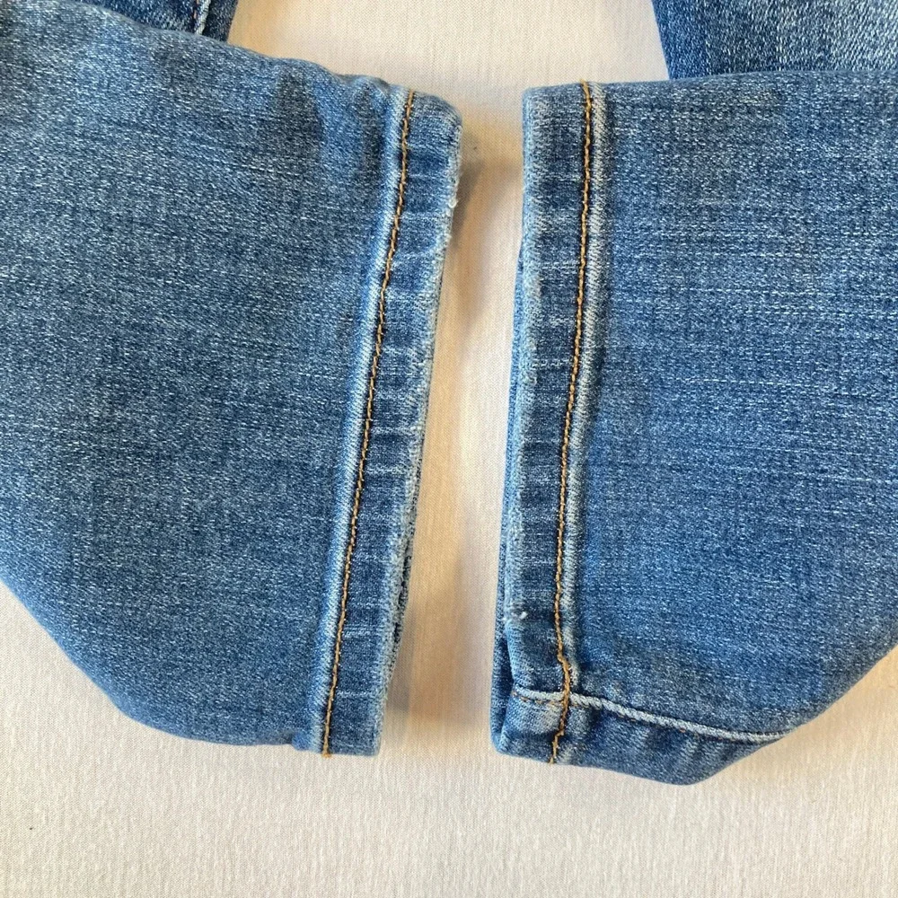 Judy Blue Women 14W Capri Fit Jeans Distressed Medium Wash 20